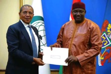 Barrow receives former Tanzanian president as special envoy