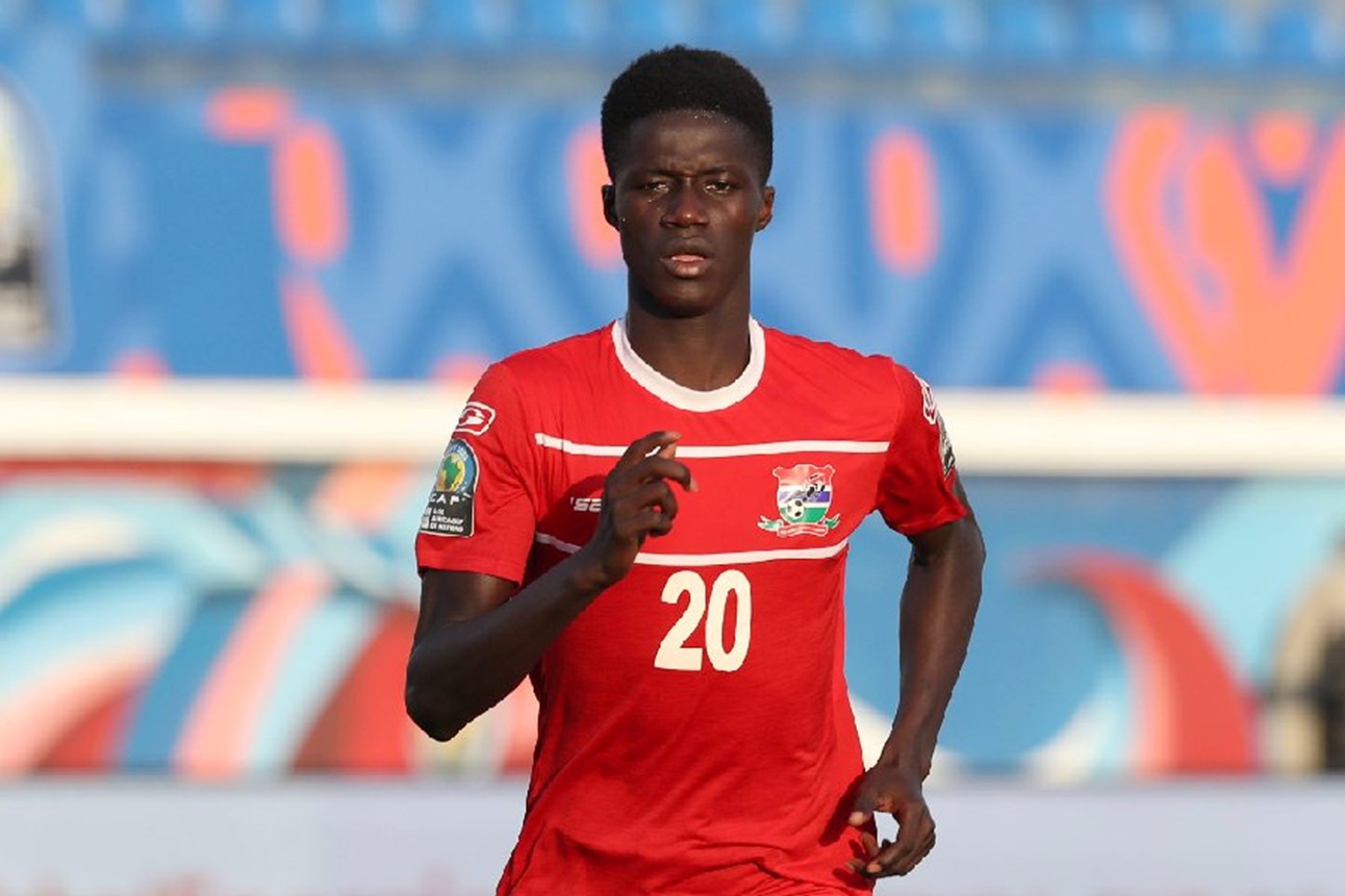 Brentford hold talks to sign Adama Bojang