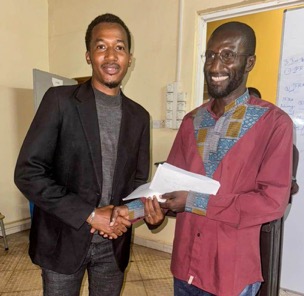 Amadou O. Bah collects multimedia production most outstanding student award