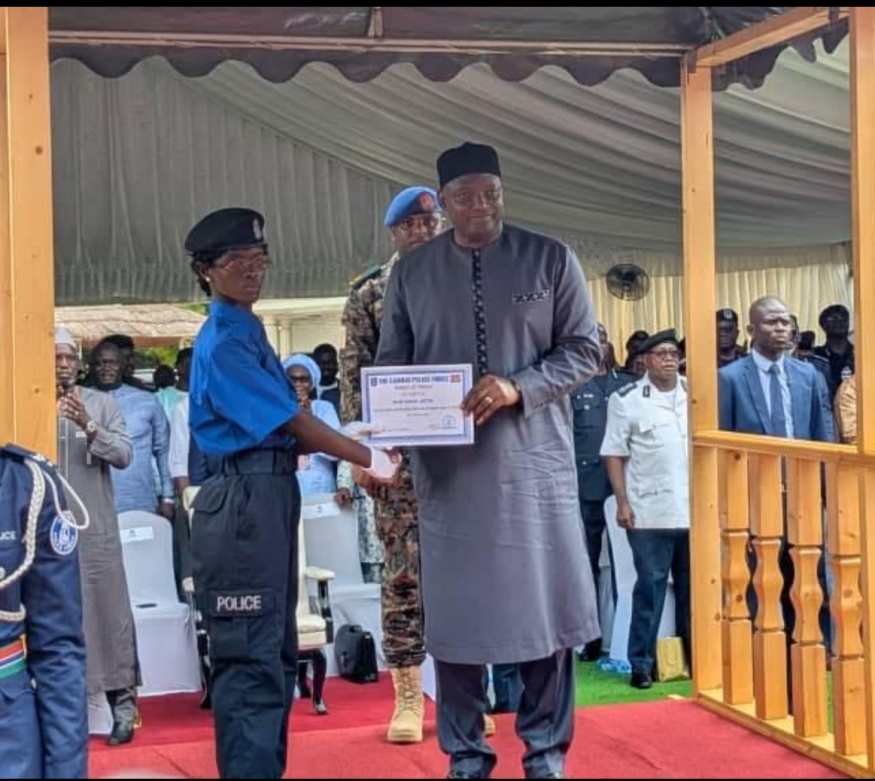 Barrow charges new police recruits to uphold integrity