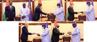Barrow welcomes world diplomats