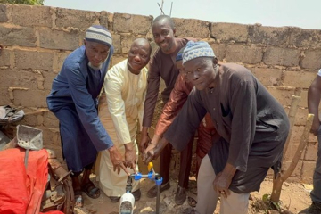 Les décennies de difficultés d’approvisionnement en eau potable de Bansang bientôt résolues grâce au programme d’installation de compteurs intelligence