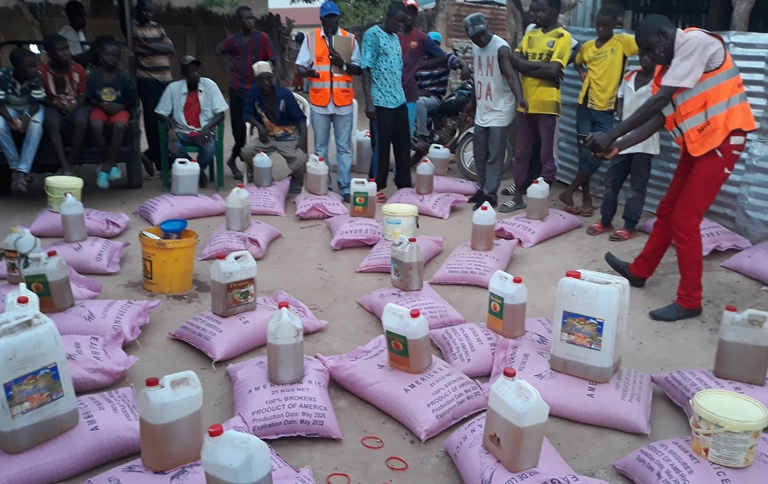 Beakanyang, others donate food to households in Barrow Kunda