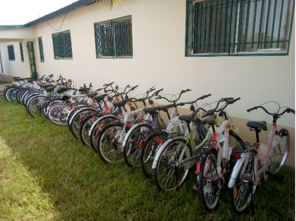 GTU presents students with bicycles