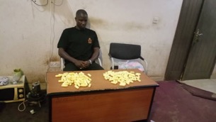 2 nabbed at airport with suspected cocaine, skunk cannabis