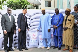  President Barrow receives over 40,000 bags of rice from China Aid