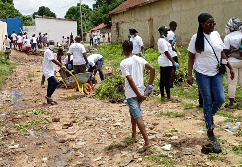 Communities join forces to clean Kotu stream on Int’l Coastal Clean-up Day