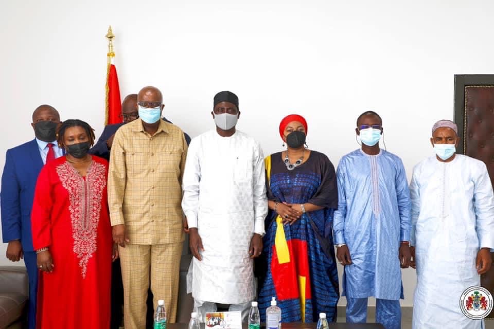 Foreign minister meets Africa Peer Review Mechanism delegation
