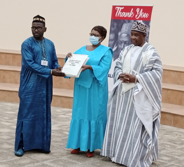 Ex-diplomat trains gov’t officials on diplomatic practice, others