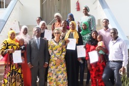 FaBB presents scholarships to 10 UTG students