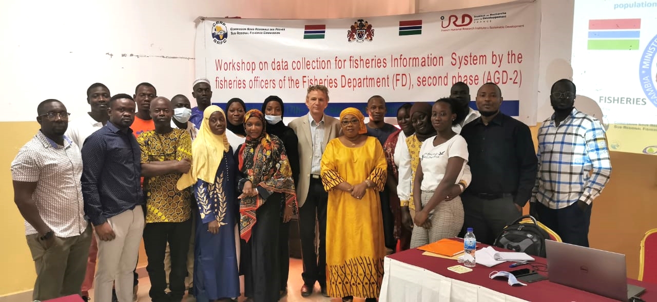Fisheries officers trained on data collection using Android tablets