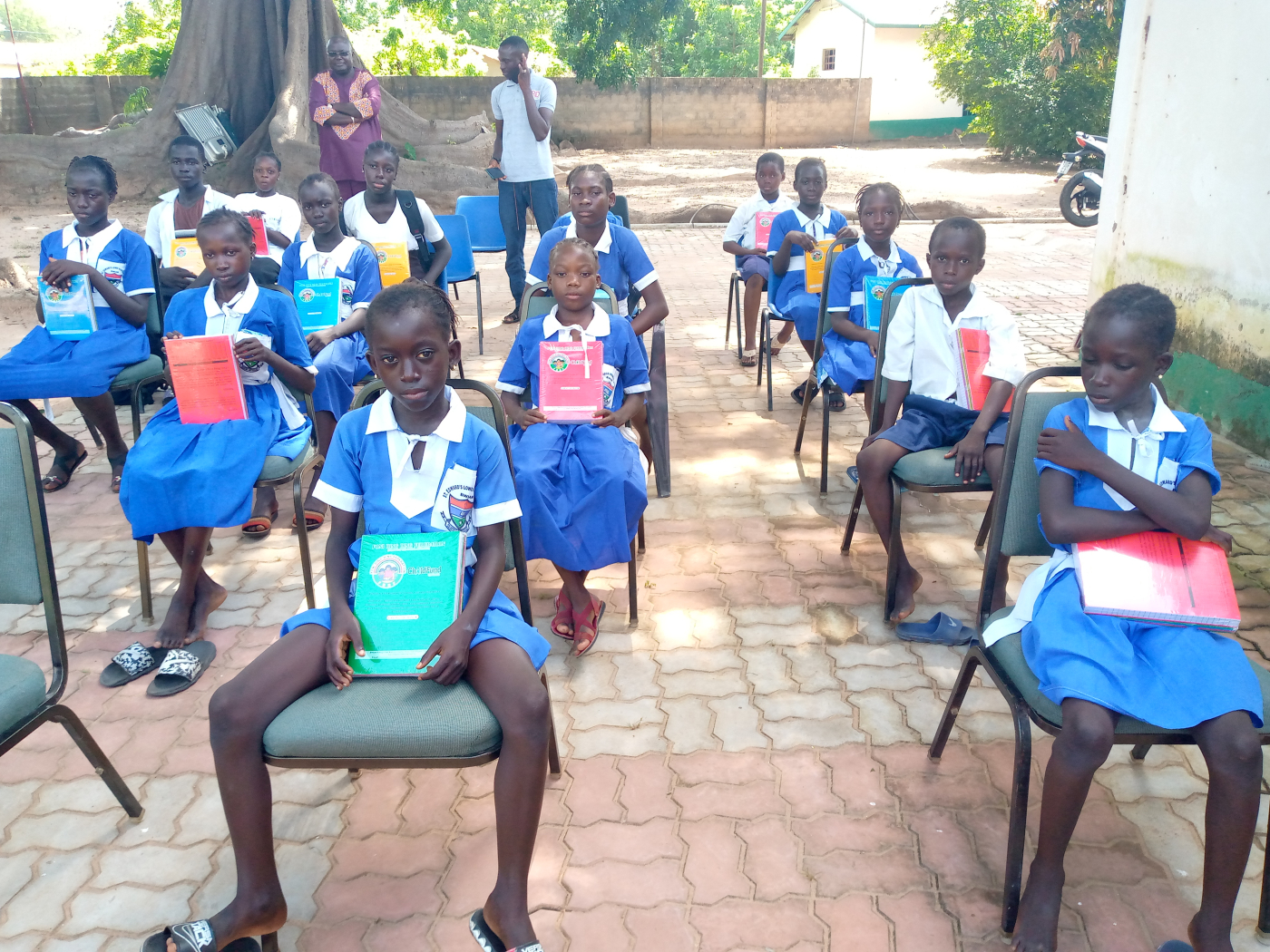 Foni Ding-Ding Federation gives items worth D1M to Foni and Kiang schools
