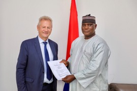 German ambassador presents letter of credence to Foreign Ministry