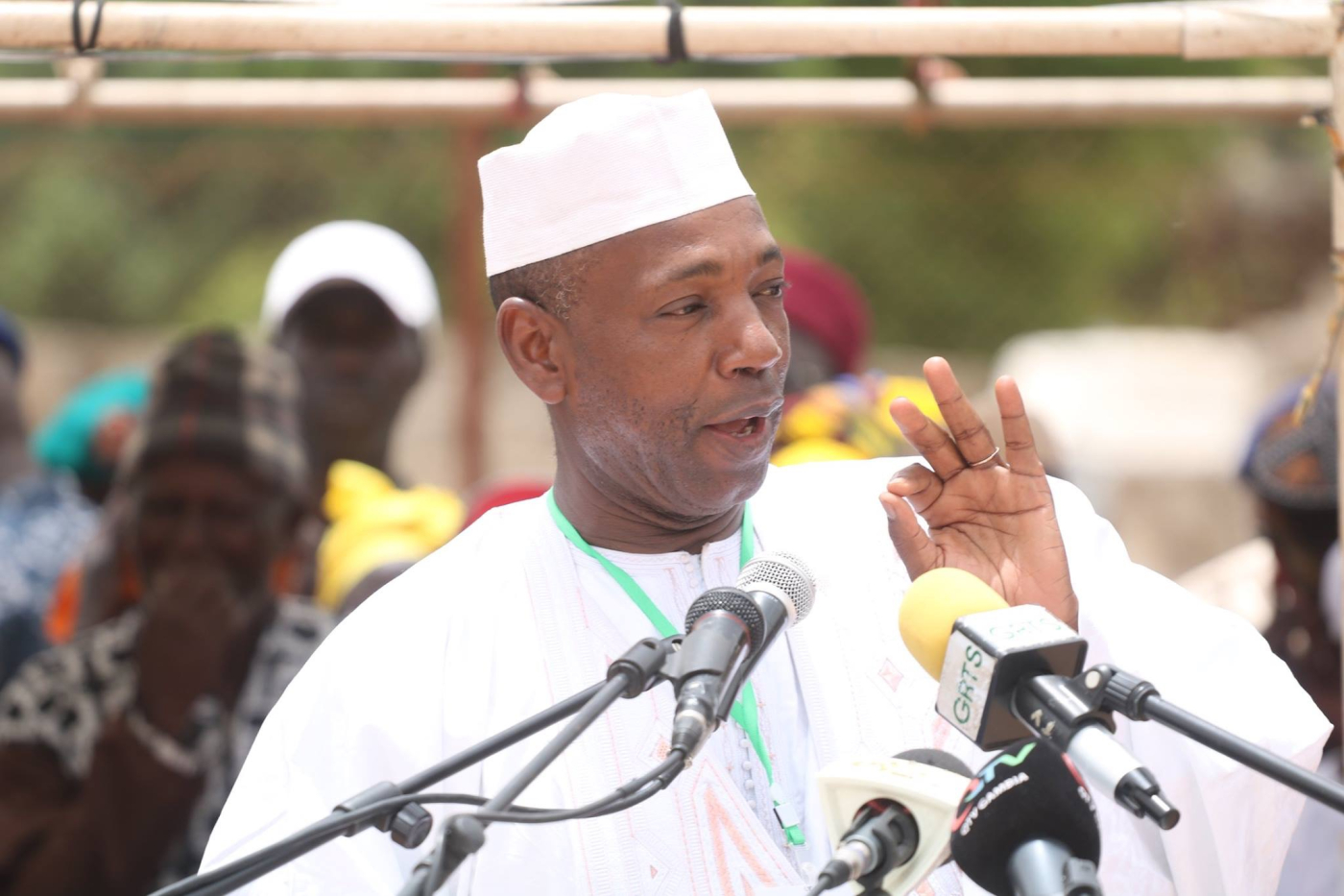 ‘Let’s shun tribalism and politics of insult’