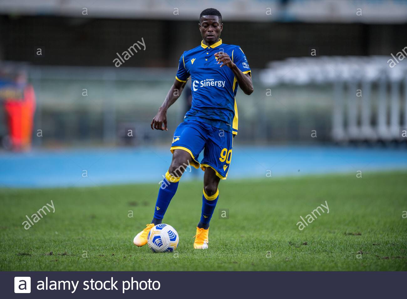 Hellas Verona officially unveils Ebrima Colley