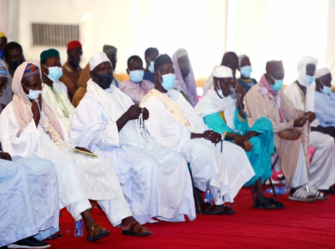 Barrow preaches peace ahead of Dec. polls