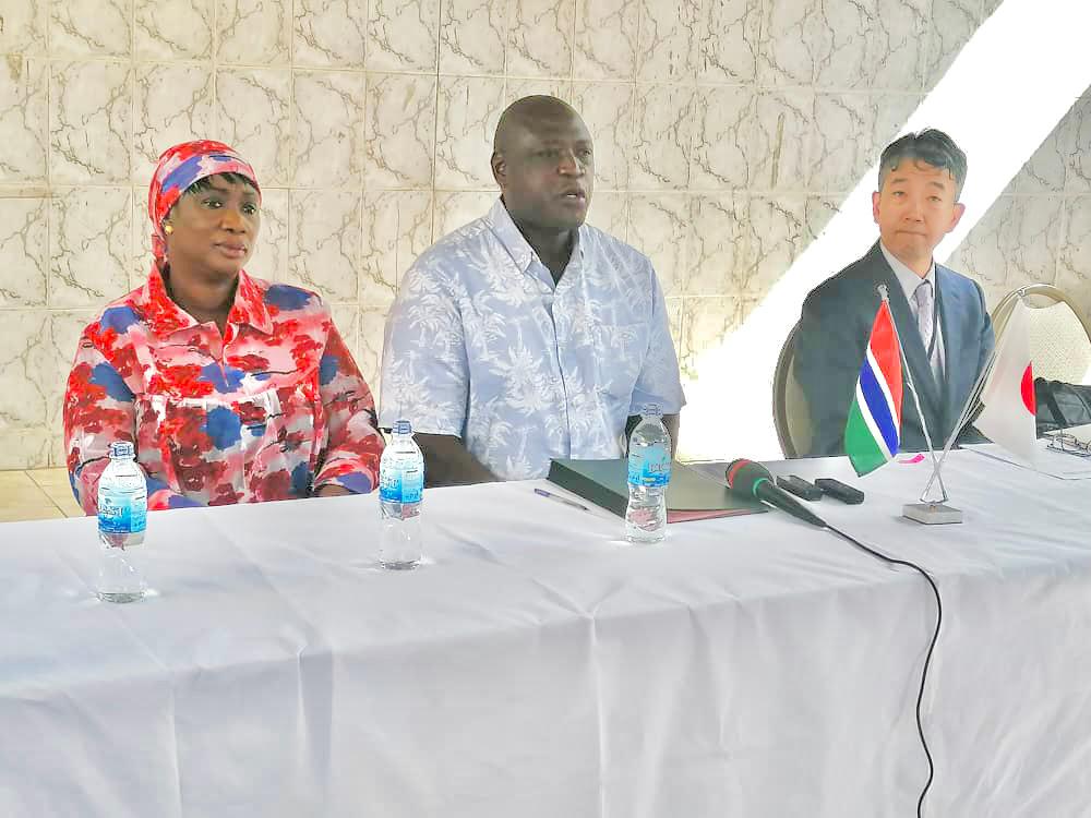 Japan, Batch Diagnostic Clinic sign over D4M grant