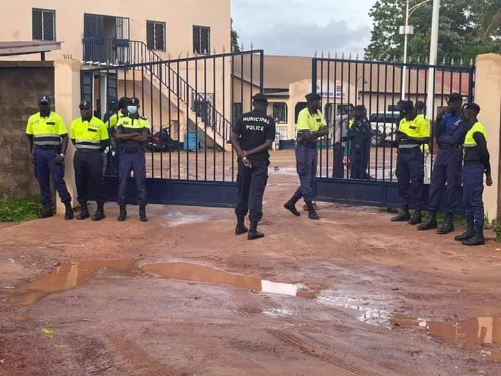 PIU officers storm KMC as council’s D12M corruption scandal escalates