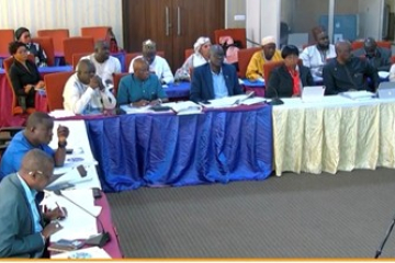 Les tests de carburant effectués jusqu’à présent au Sénégal ; les députés assaillent le directeur général de l’Administration de Régulation des Services Publics de la Gambie (PURA) de questions