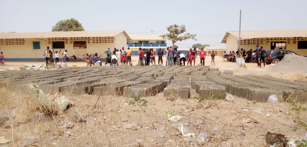 Mandinary LBS launches school fencing project