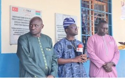 Minister Gomez visits Crab Island TVET Centre