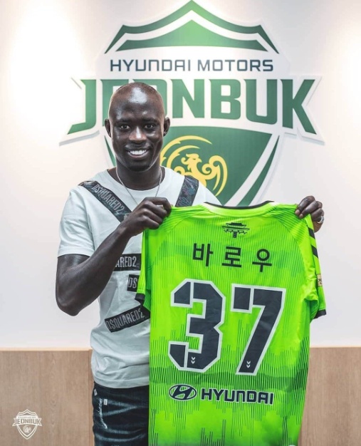 Modou Barrow signs for south Korean club Jeonbuk