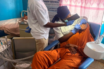 Munaff Dental Treats over 100 in free URR Outreach