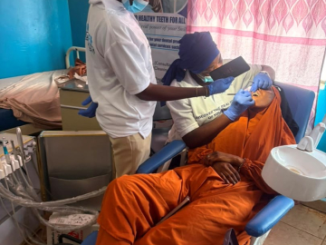 Munaff Dental Treats over 100 in free URR Outreach