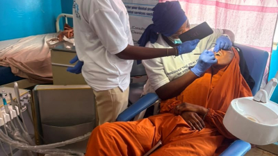 Munaff Dental Treats over 100 in free URR Outreach
