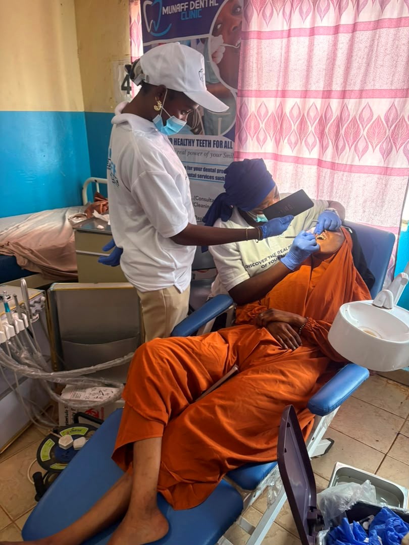 Munaff Dental Treats over 100 in free URR Outreach