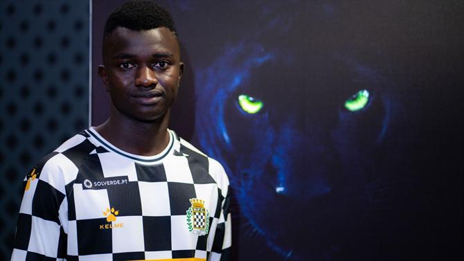 Musa Juwara heads to Boavista on loan from Bologna