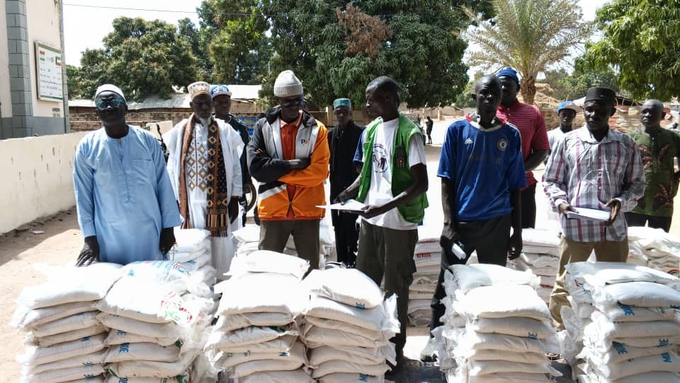 Philanthropist Modou Turo Darboe presents 1,070 bags of sugar to  NBR communities