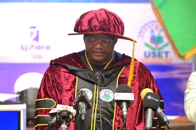 Barrow urges graduates to innovate for impact at USET’s 2nd Convocation