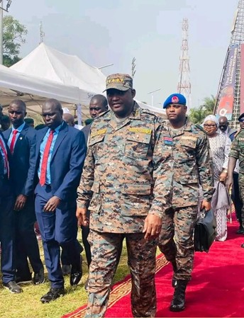 Le président Barrow rappelle aux nouvelles recrues des Forces Armées de la Gambie (GAF) leur responsabilité