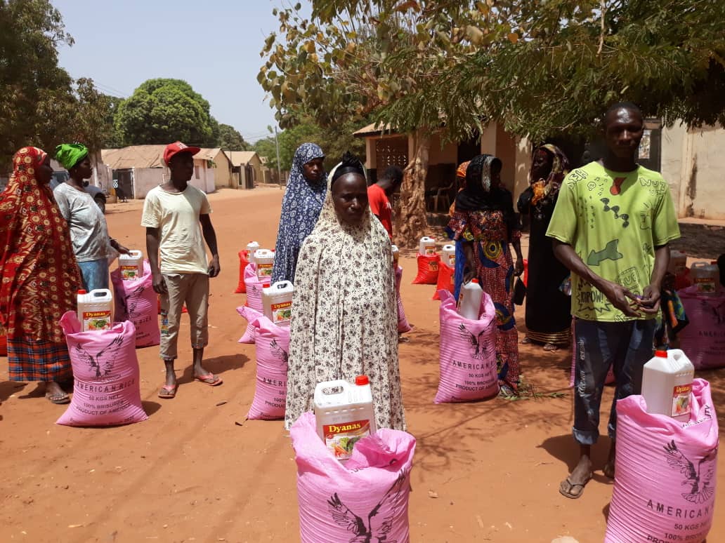 Qatari Philanthropists donate food items, cash to Pakalinding