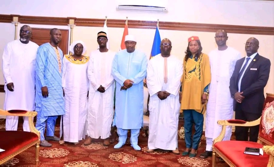 Barrow receives GRCS top brass