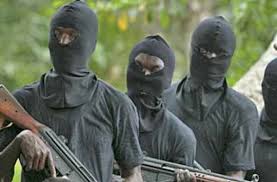 Robbers strike in CRR, escape with 100k