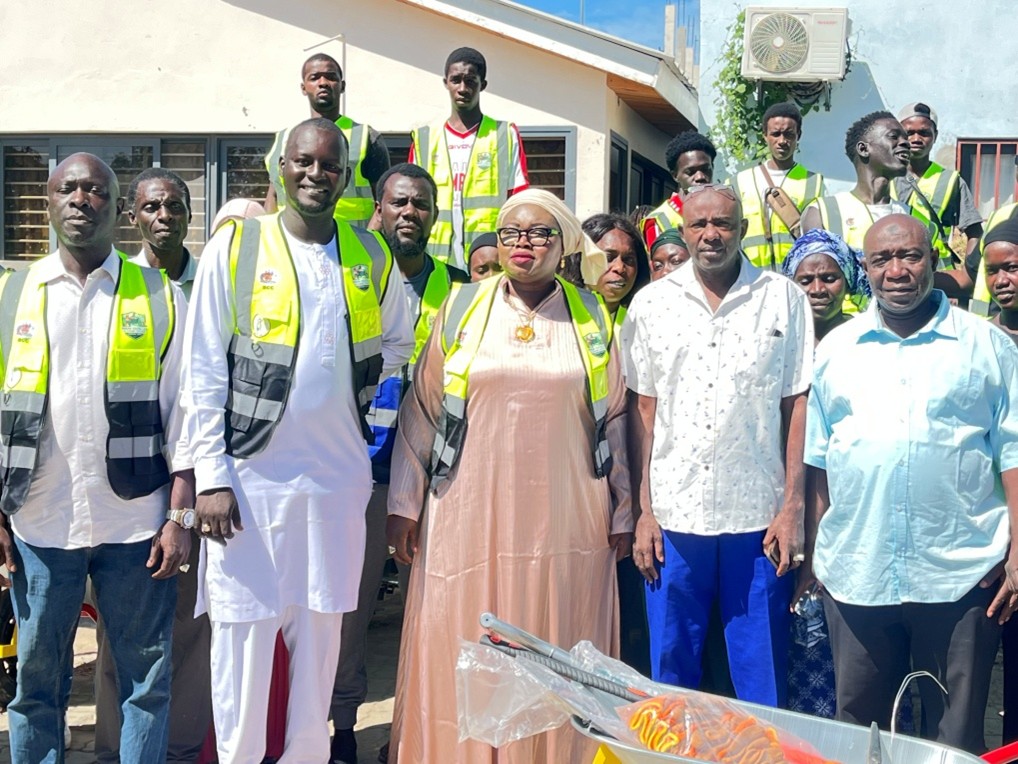 Mayor Lowe launches youth-led cleaning drive to create 300 jobs