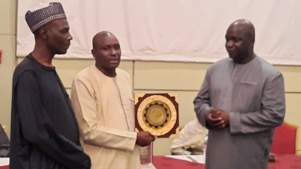 SASASNET presents plaque to MoHERST