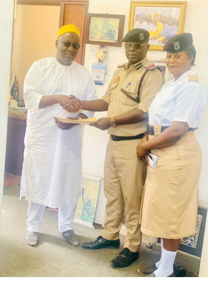SK Jaiteh blesses Mile II inmates with D74,000 worth of blankets, drugs  