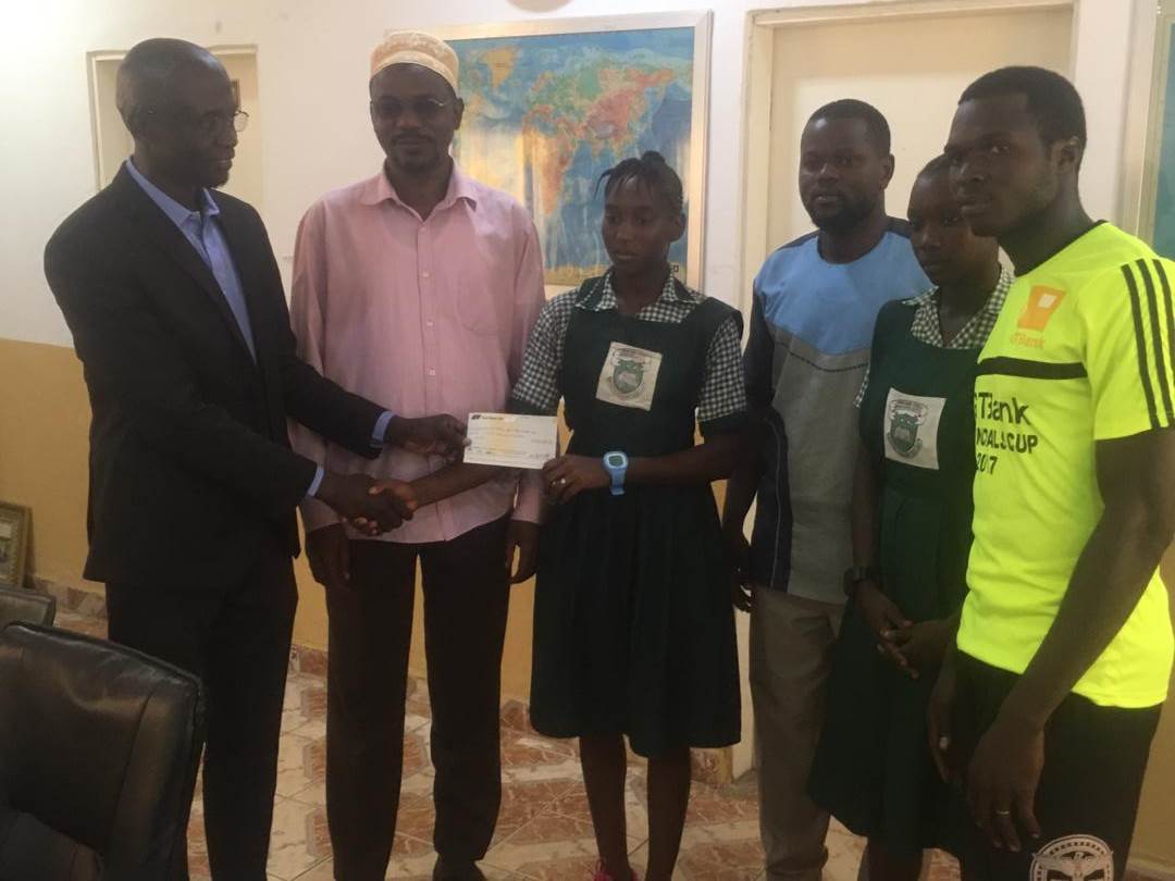 Secondary School Sports Association presents cash to winners
