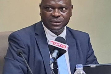 Le ministre des finances fait face à un déluge de questions sur la hausse de la masse salariale et sur l’accroissement de la dette