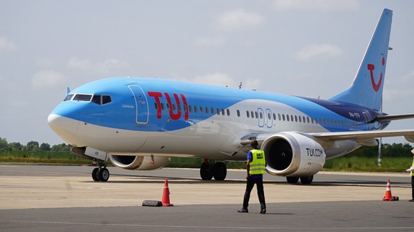 TUI Netherlands maiden flight lands with 88 tourists