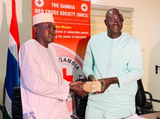    Toronto-based Gambian association presents over D200K to Red Cross