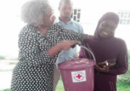 US ambassador visits red cross