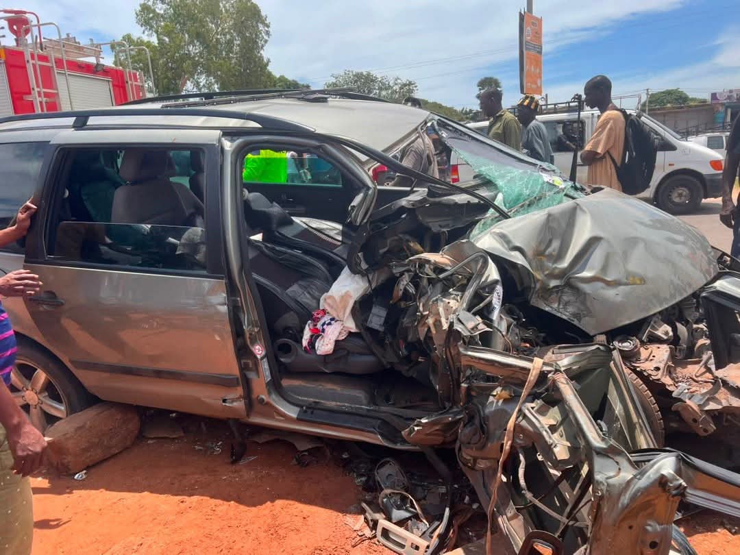 3 survive Jimpex Road crash as passenger trapped inside vehicle