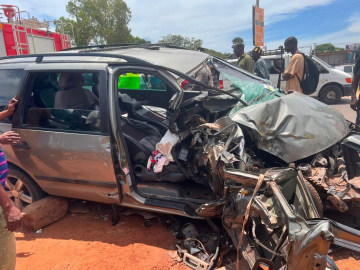 3 survive Jimpex Road crash as passenger trapped inside vehicle