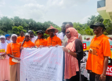 Young Gambians march for climate justice, present demands to gov’t