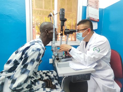 Chinese surgeons begin cataract operations to restore vision for 200 people