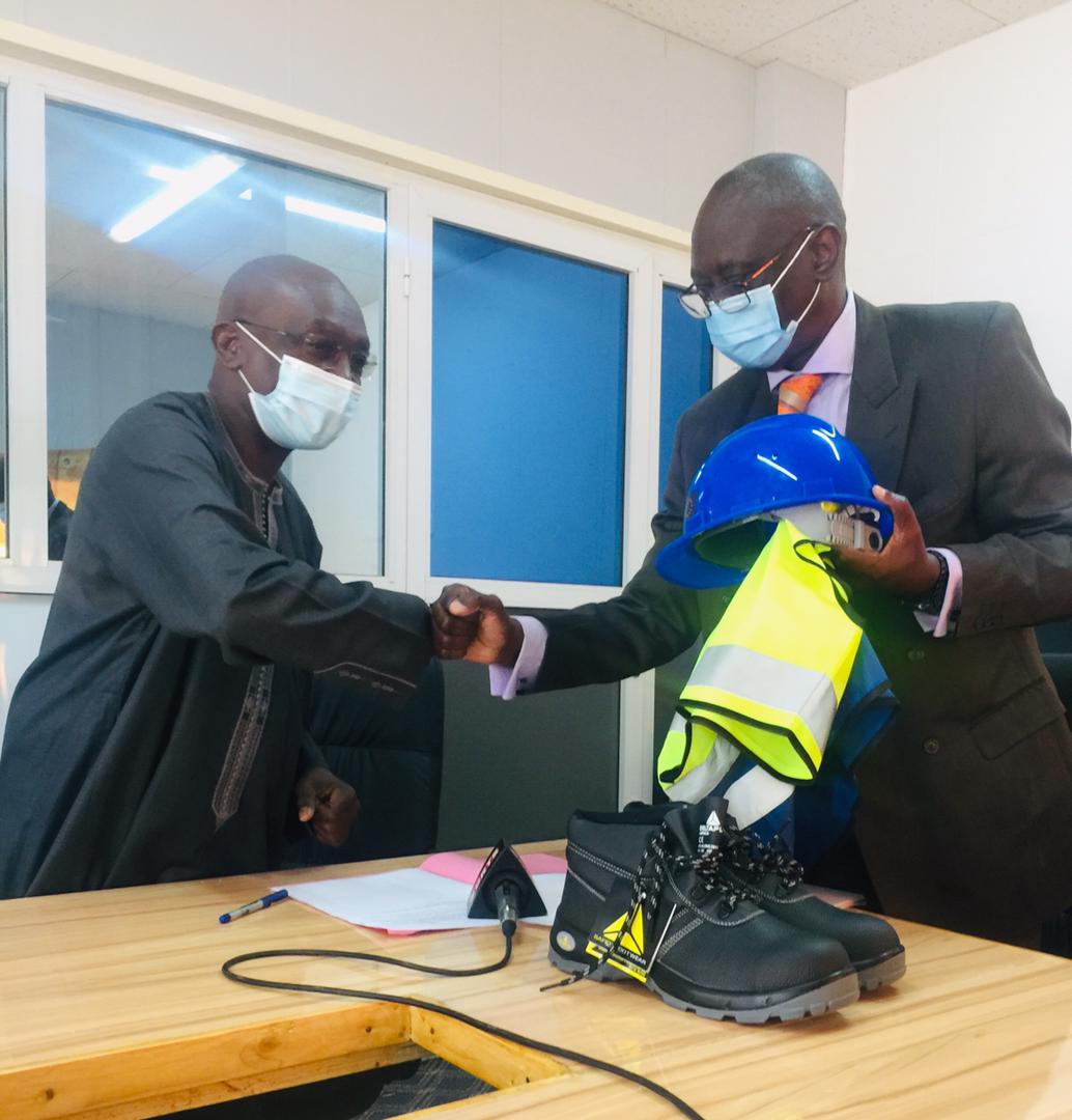 Fisheries Dept receives fisheries protective gears